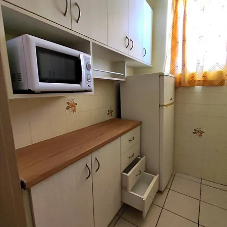 Mantalena מלון דירות 2*